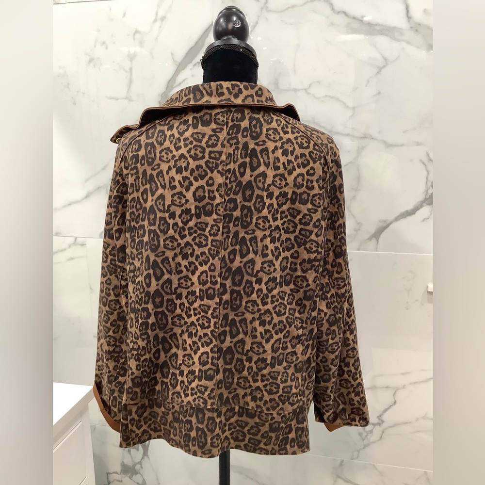 Stylish Lightweight Jacket - image 8